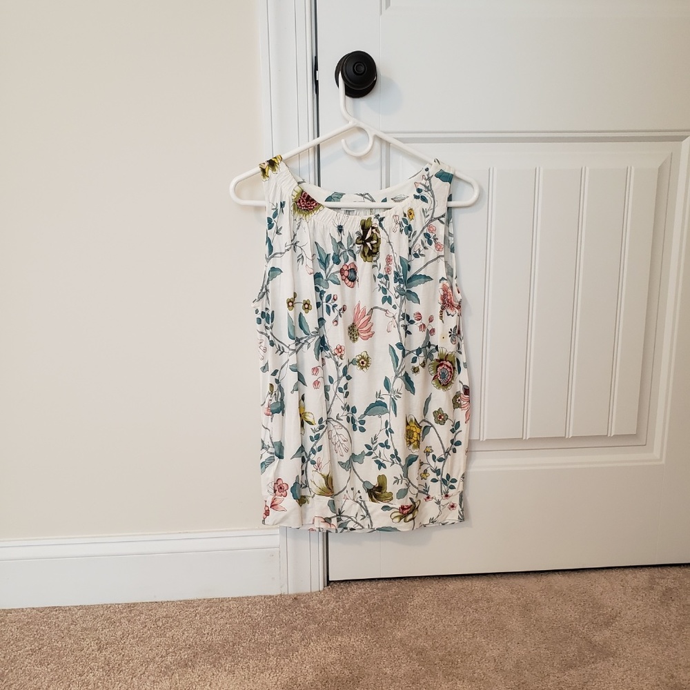 Women's sleeveless floral tank top